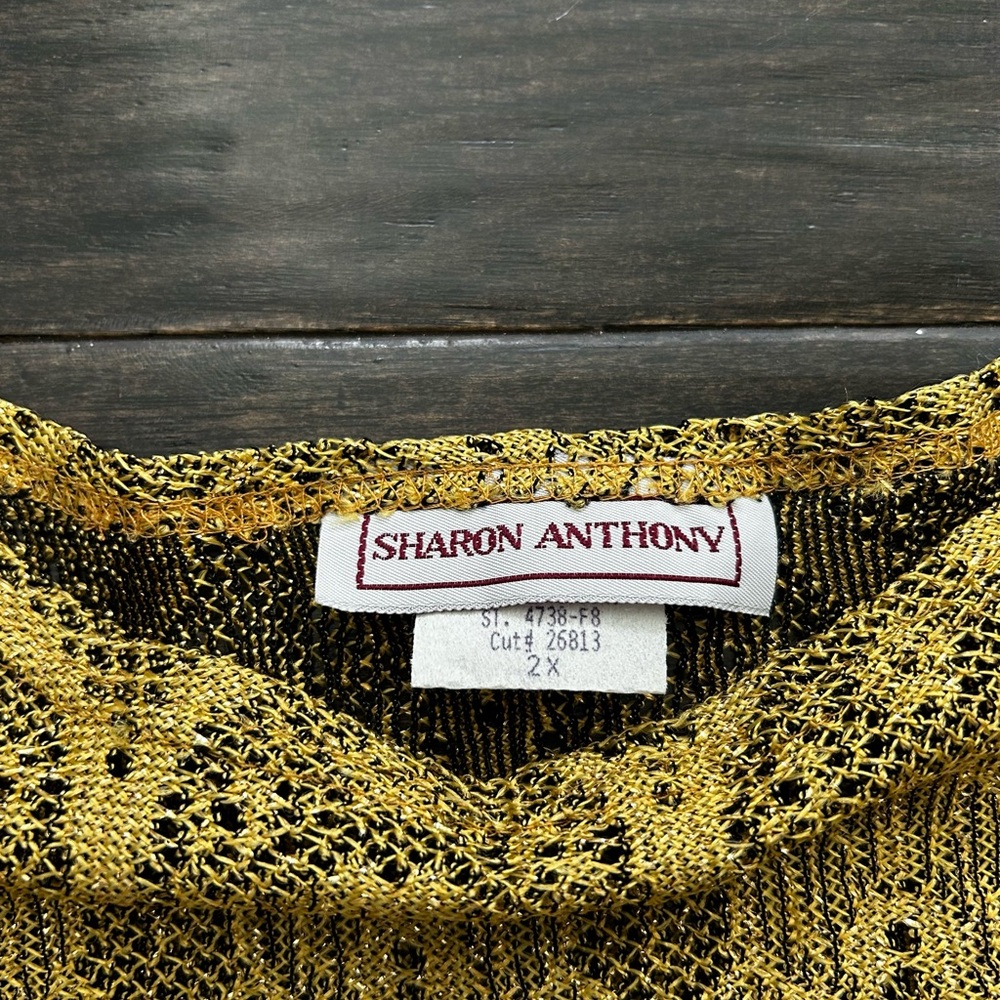 Gold Patterned Fringe Top - Picture 3 of 14